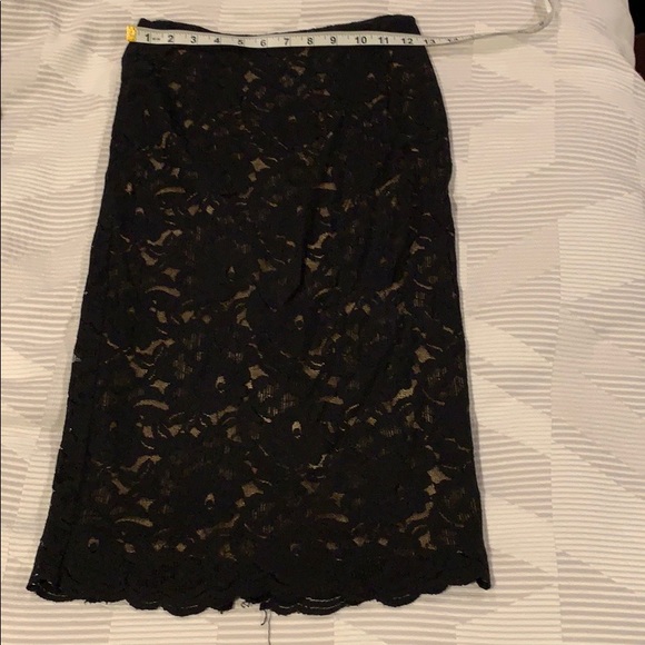 New York and Co black lace pencil skirt - Picture 4 of 5